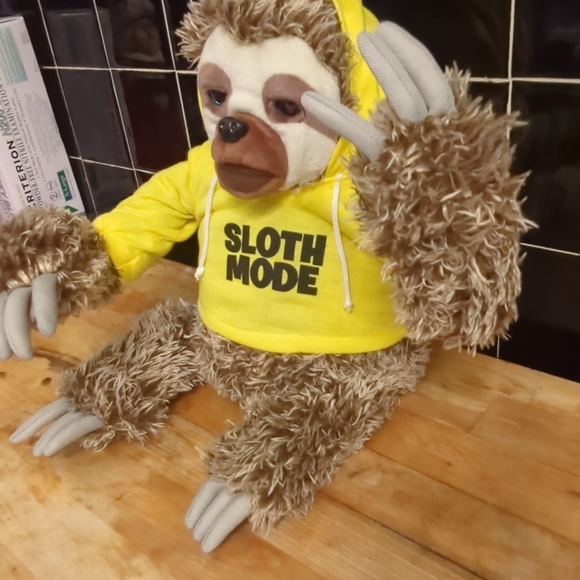 Snax The Sloth Mimicking Talking Sloth Plush Creepy Possessed Voice Play Back - Picture 5 of 10